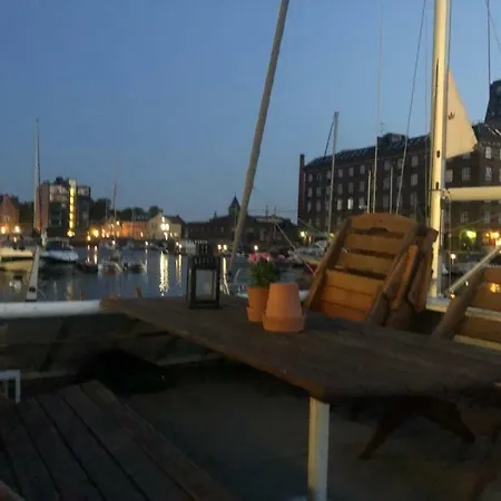 Rosita Bateau-hôtel *